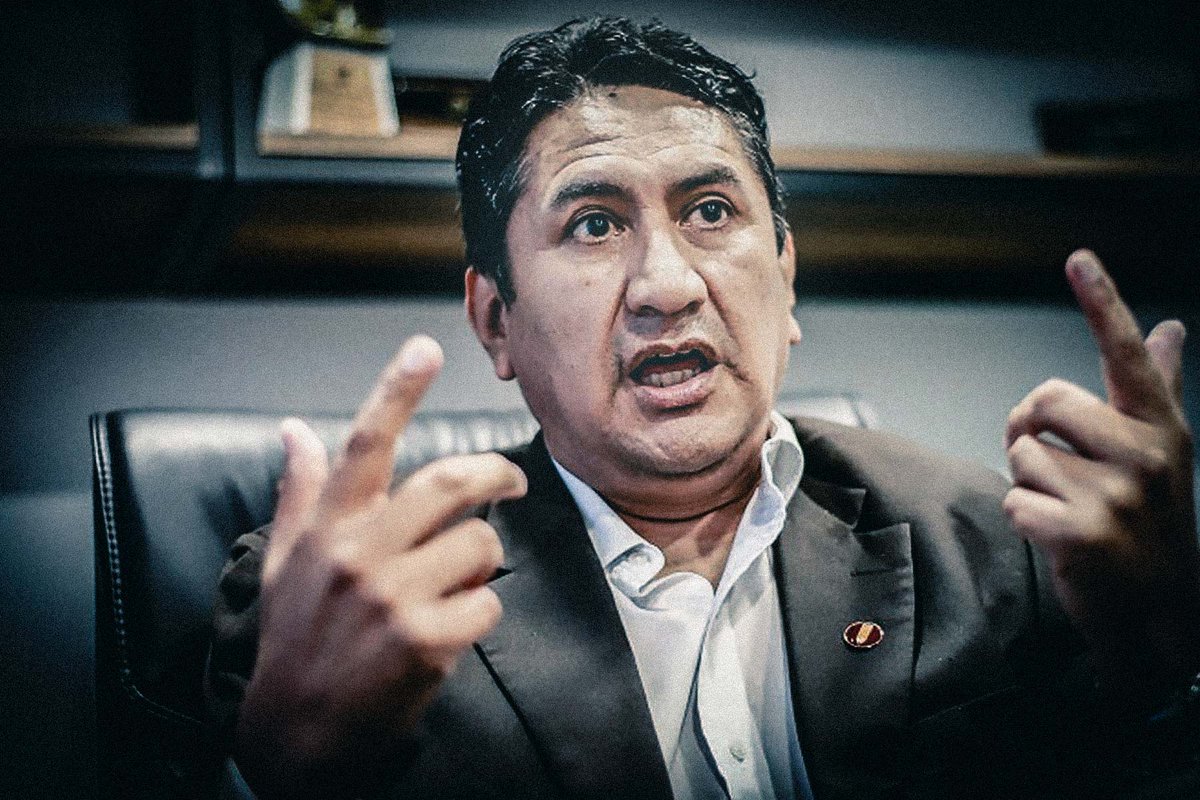 ReporterosUnid2's tweet photo. #LOÚLTIMO ✅ Ministerio Público investiga a Vladimir Cerrón el presunto delito de organización criminal por cobros indebidos al Consorcio Vial Wanka, junto a Fernando Orihuela, Luis Ángel Ruiz, Mercedes Carrión y David Llanco Flores por la obra JU-103.
https://t.co/v35ZdXZrbE https://t.co/bluLjTAsSH