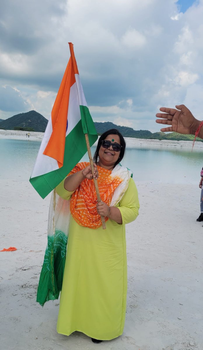Jaahnashien's tweet photo. #TirangeWaliSelfie 
#Har Aur Tiranga https://t.co/9SsOdxOH7D