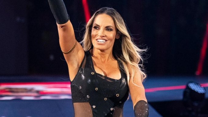 RT @wrestlelamia: Trish Stratus returns to WWE

https://t.co/HdME4kgY3N https://t.co/4akcDIHtoc