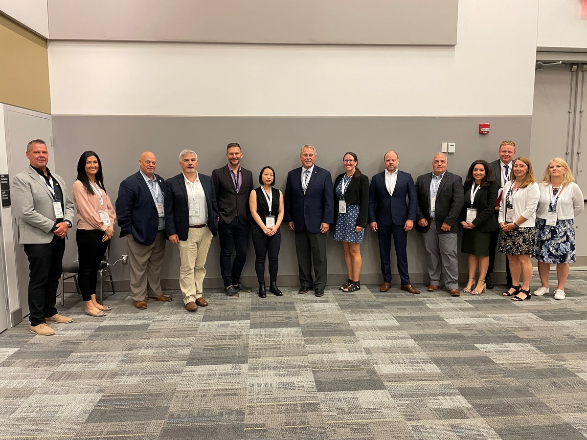 boatingontario's tweet photo. Boating Ontario representing our industry at the AMO Conference (Association of Municipalities of Ontario). Twelve ministry meetings over two days including our new Minister of Tourism, the Hon. Neil Lumsden . https://t.co/8wGU8WG5NR