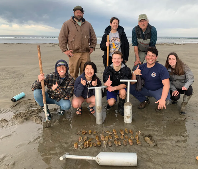 The 2022 HMSC Summer Coastal Intern Symposium is this Thursday, Aug. 18, 8:30 am - 2:00 pm in the Gladys Valley Marine Studies Building auditorium and online. We invite everyone to drop in and see what these amazing students have been up to. hmsc.oregonstate.edu/academics/inte…