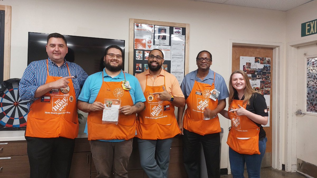 saradarling2012's tweet photo. Way to go Matt on always going above and beyond. @JarrodFarmer4 @Jerry_Smith_Jr @6501Home @RebeccaSlooten https://t.co/DV7CpS3Mqd