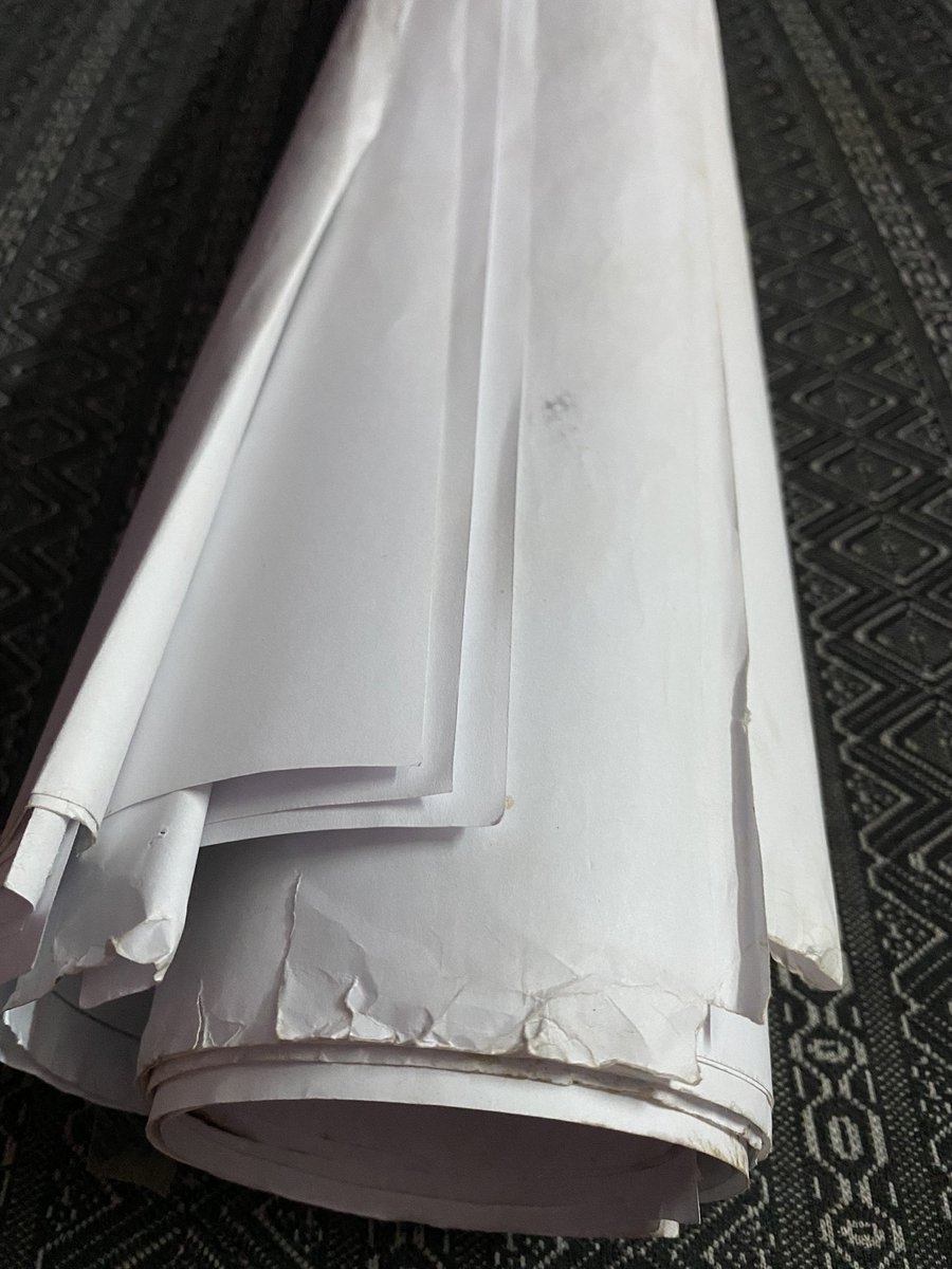 رتويت قبل تقرا 🔴🔴🔴
لقينا الشغل دا في ركشة شكلو طالب نساهو 
والورق كتير شديد 🥺