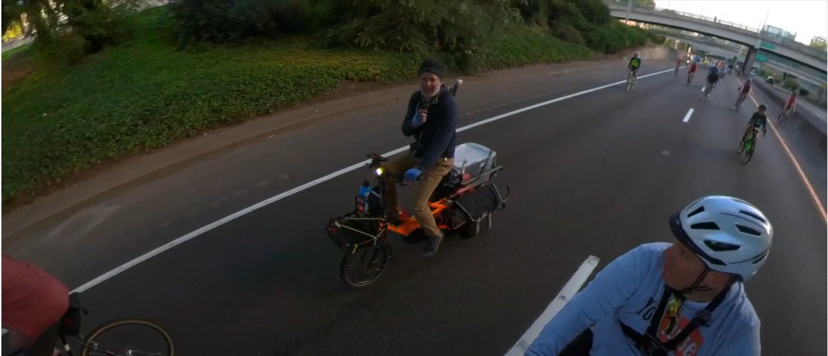 amitzilight's tweet image. This was my setup for documenting the Bridge Pedal 2022 event, a DJI Pocket 2 strapped to my back and one handheld. In the back, my photography bag with my mirrorless Sony A7IV to shoot at stops #djipocket #bikevideographer #bridgepedal2022