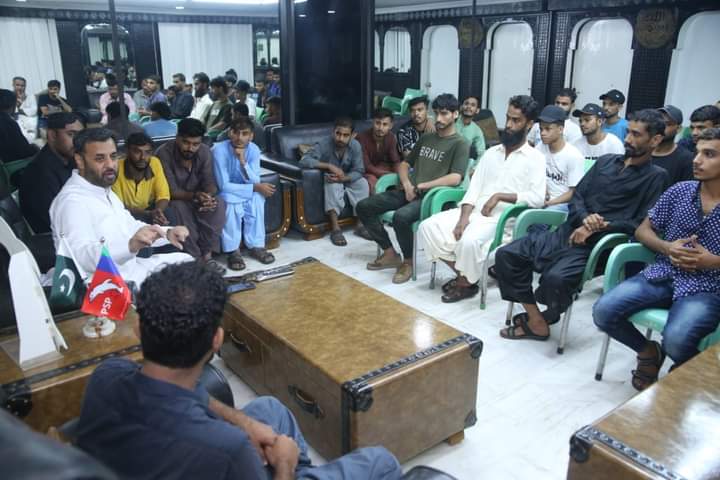 MQMPUpdates's tweet photo. چیئرمین پاک سرزمین پارٹی سید مصطفی کمال* سے لیاری سنگولین سے تعلق رکھنے والے نوجوانوں کی ملاقات اور PSP میں شمولیت کا اعلان کیا
#JoinPSP https://t.co/GZDDcXXHgQ
