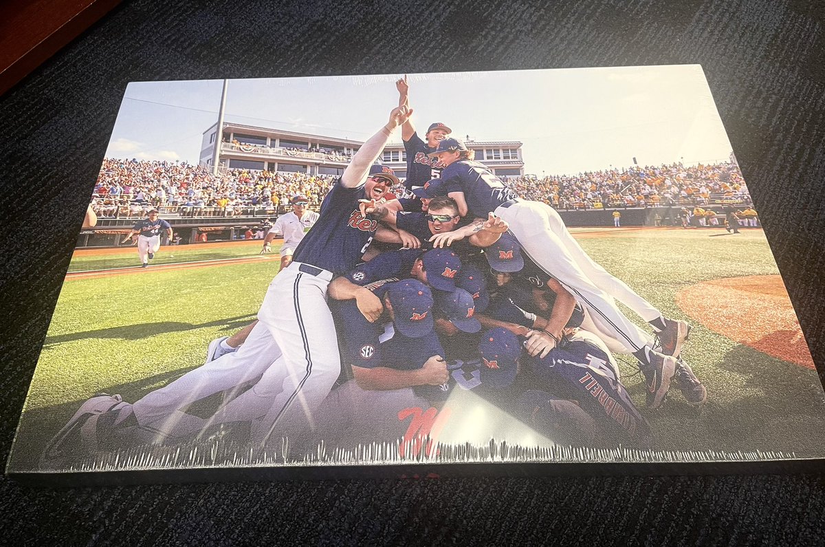 OleMissPix's tweet photo. Retweet this message to win this 16x24 canvas of the Hattiesburg dogpile. 

One user will be chosen tomorrow, courtesy of https://t.co/p9MAhgsnGs. https://t.co/FX9Gh9v9Ug