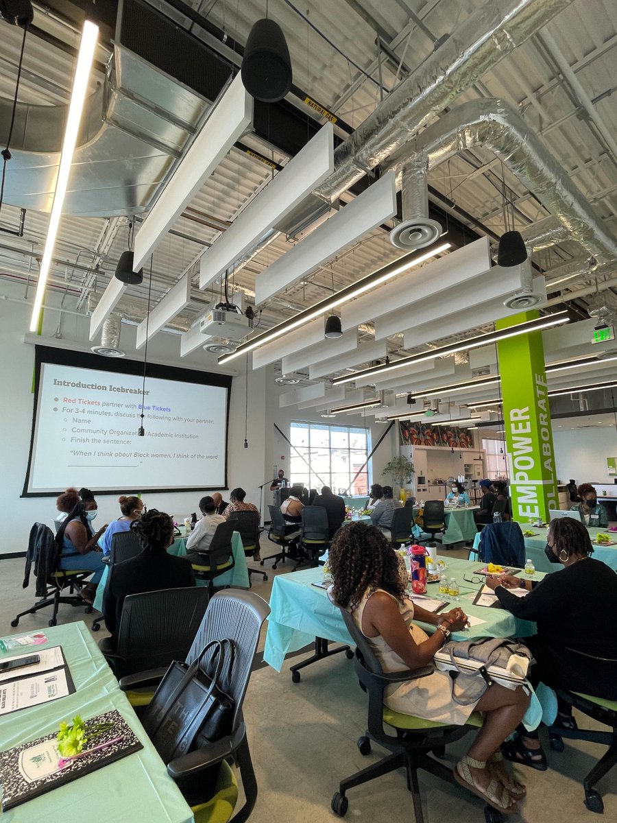 SNFAgora's tweet photo. SNF Agora Visiting Fellow Ashley Daniels organized a Scholar/Academic Forum with @blackgirlsvote's research network on 8/12 at @FastForward_U. The participants discussed ways to uplift the voices, experiences, and work of Black women in the democratic process. https://t.co/HpcKxz5WlH