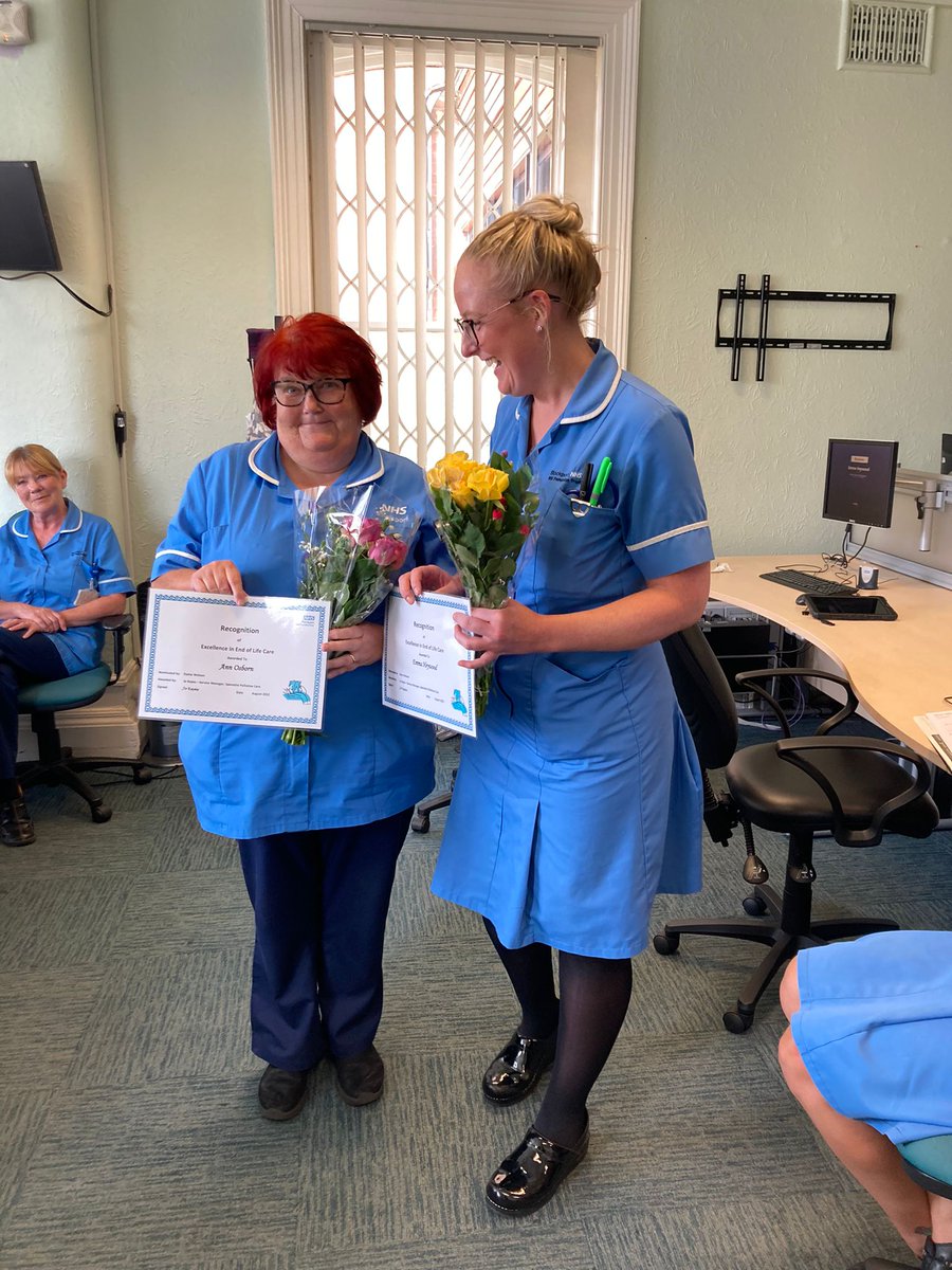PallCare_SNHSFT's tweet photo. Today we presented an Excellence in End of Life Care Award to the Marple DN team in recognition of excellent continuity in End of Life Care and also in demonstrating great support for each other. Well done team! 👏 @alison_newey @EJWatz @SharonPlant12 @jkeyes22 @LaintonLisa https://t.co/gPz2ogvCUc
