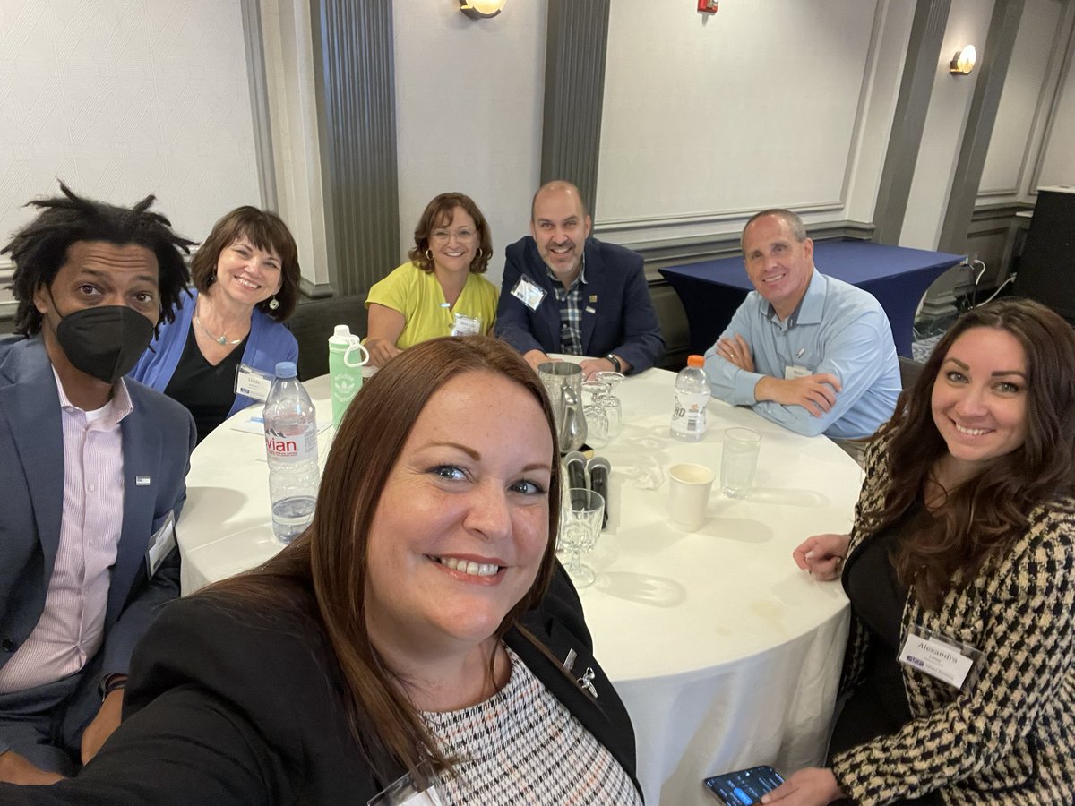 Inspirational professional development starts with collaboration and building relationships. #EinsteinFellows19 are in DC to support and cheer on #EinsteinFellows22