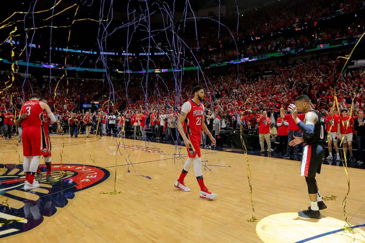 FromTheWingPod's tweet photo. 🚨 Episode 3: Rewatch-a-Pels 🚨
🧹 Pelicans vs. Trail Blazers
4️⃣ Game 4, 2018 first round
👽 #PlayoffRondo
👨👦 Jrue and Dame
Special guest: @_Andrew_Lopez
Apple: https://t.co/Wf5qm323Wq
Spotify: https://t.co/nLTzWjWDuj https://t.co/WdCabwyCBO
