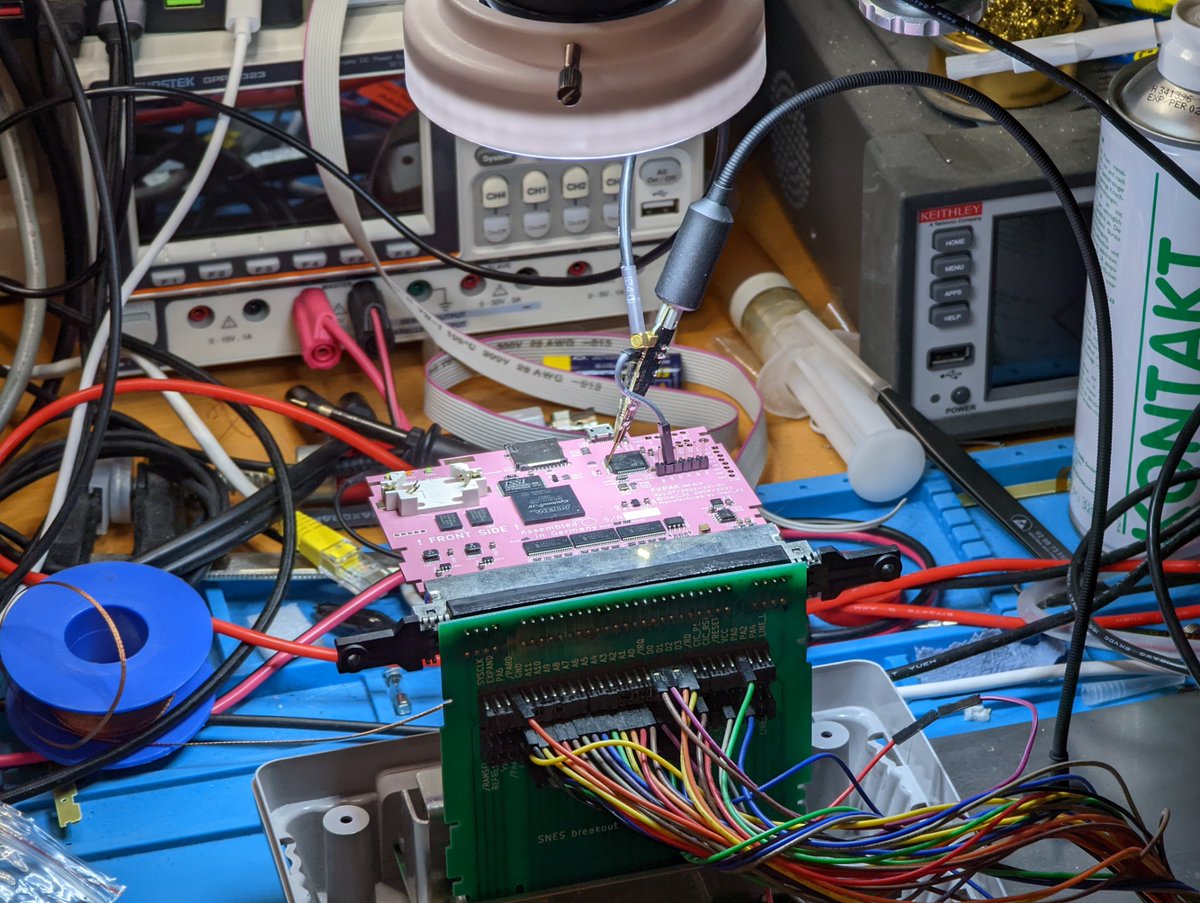 orzvektor's tweet photo. Finally putting the @SensePeek #PCBite to some use! NGL it works better than expected, the weighting is excellent and it doesn't slip easily (which was my biggest worry). https://t.co/9myirm0ggm