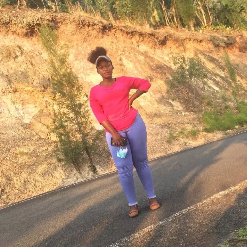 Nese ni munere story suyunguyu !!

Ngo bamwita feministe raahhh???