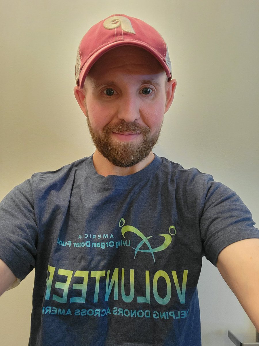 mike_mitt's tweet photo. Day 2 of #IDEAS2022 @HelpOrganDonors is attending. Also wearing my #DEFCON30 speaker badge at home today, attending this #dialysis #ckd #transplant conference virtually. Happy to share why if you want to DM me or reach out another way.  Repping #Philly too. ALODF is here to help. https://t.co/fDS5verpiJ