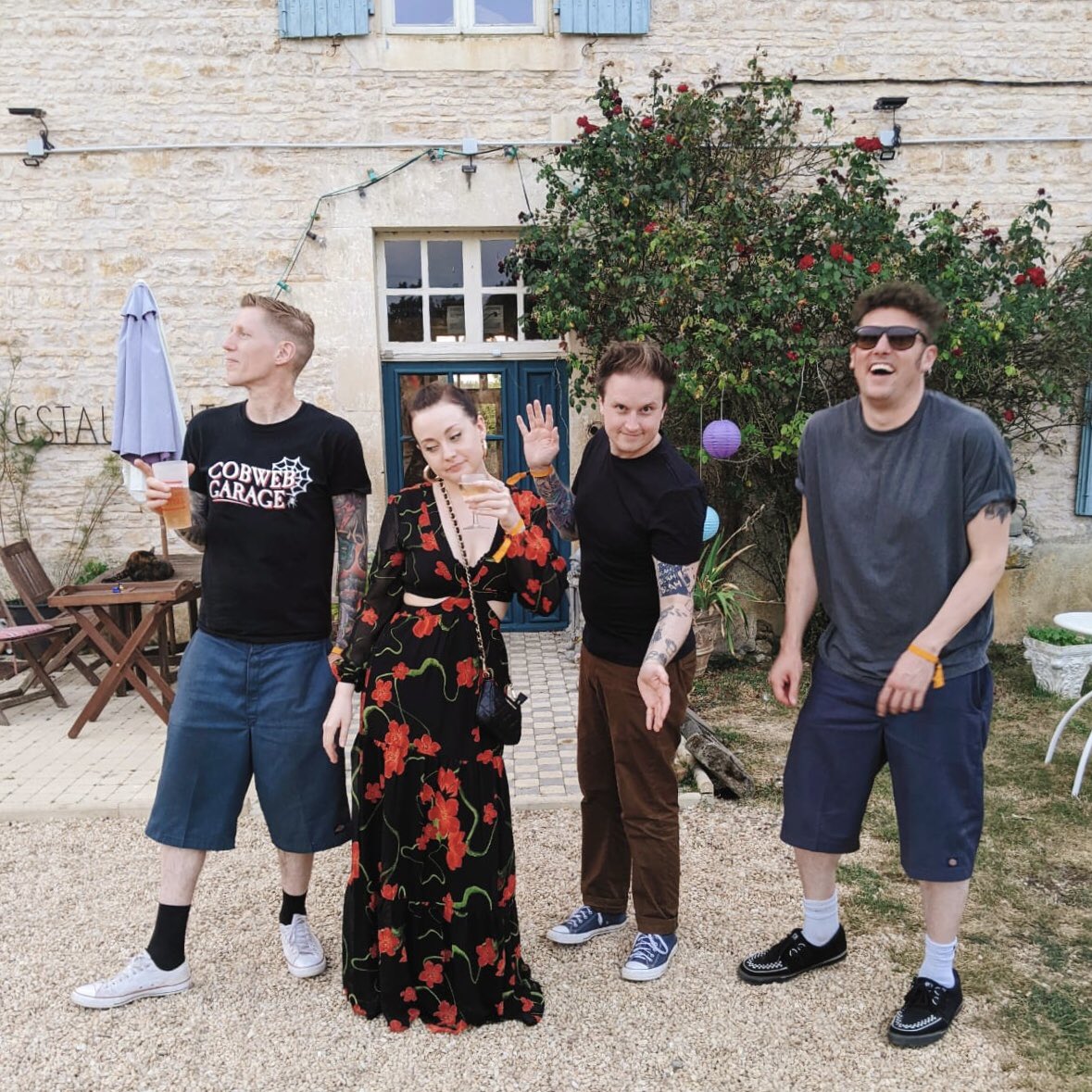 the_hawkmen's tweet photo. Having fun before our concert in France at the weekend!
@madhatterswonderland
#thehawkmen #frenchmusicfestival #festivalband #festivalfashion #madhatterswonderland #madhatterswonderlandfestival #whenitsgone #underyourspell #nightoutintokyo #rhythmandblues #doublebass https://t.co/UZ4HvzibLN