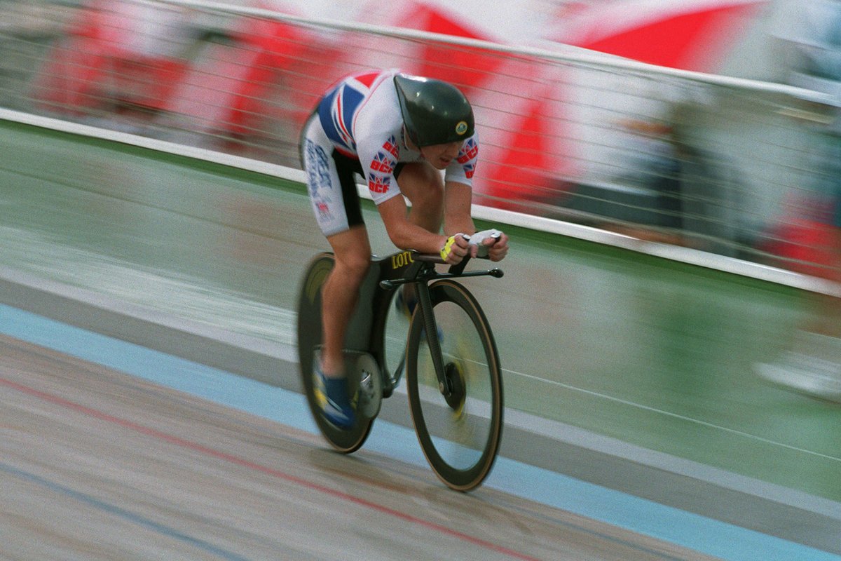 ClubLotusFrance's tweet photo. L'ingénieur légendaire et concepteur de vélos Mike Burrows - il a été le principal créateur du formidable bicycle en carbone innovant Lotus Type 108 - est décédé ce lundi 15 Août 2022. #MikeBurrows #ChrisBoardman #Lotus108 #Lotus110 #MyLotus  @Lotus110Club @ClubLotusFrance https://t.co/b3kWAm5qHd