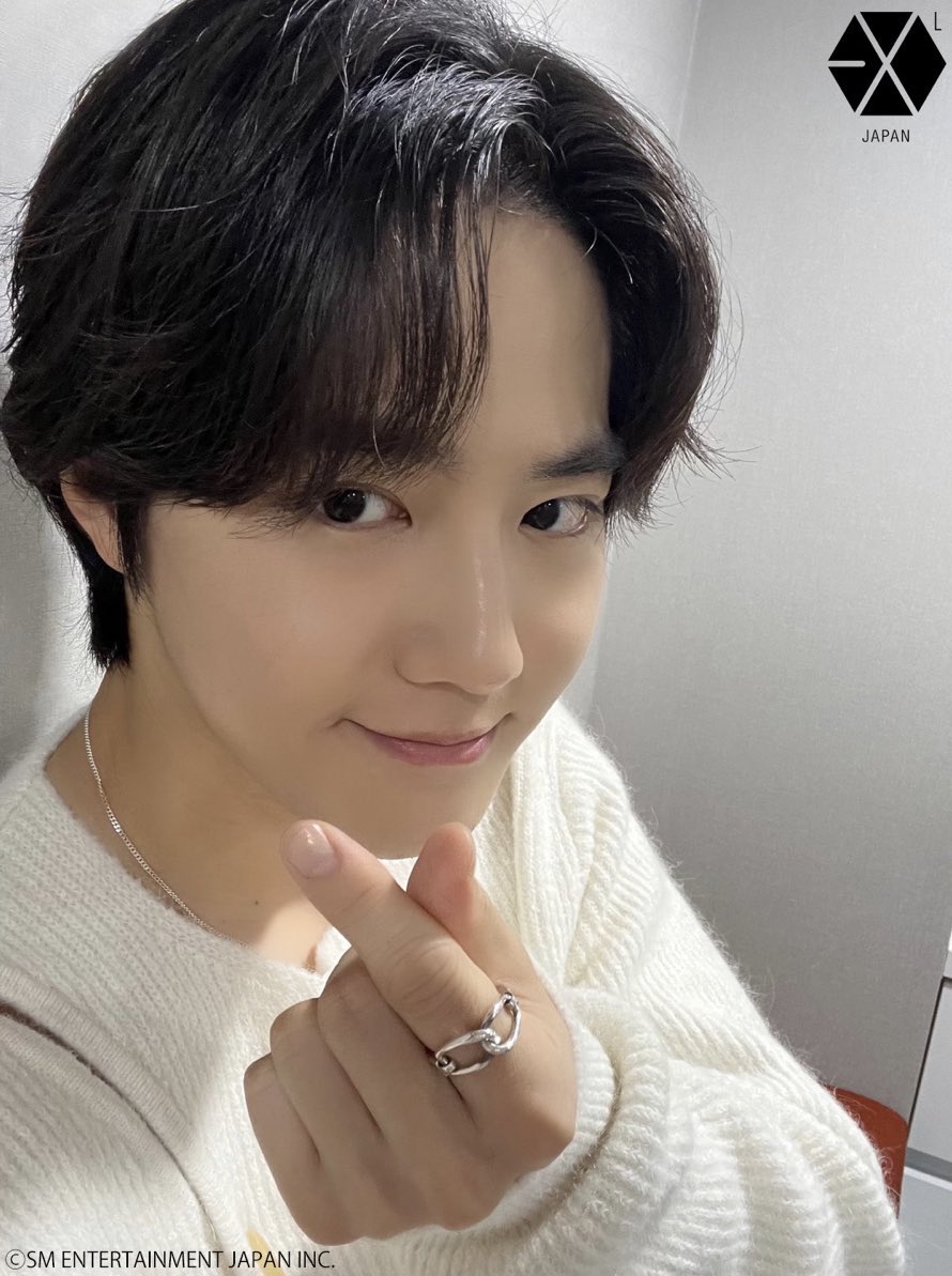 junmyeon pics tweet media
