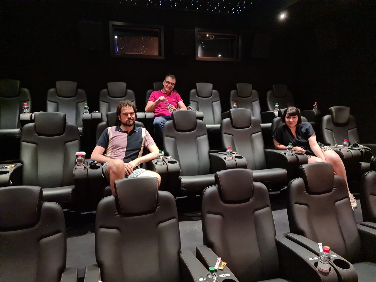 zurichfilmfest's tweet photo. Die #WeekOfHell hat begonnen - nicht mehr lange und unser Programm steht!
Das Team geht diese Woche an seine Grenzen und bereitet ein grossartiges #ZFF2022 vor.
Ein kleines bisschen mehr zum Programm erfahrt ihr noch diese Woche... stay tuned!
#ZFF2022 #WeekOfHell #ZFFProgramm https://t.co/7CGxBfW5M0