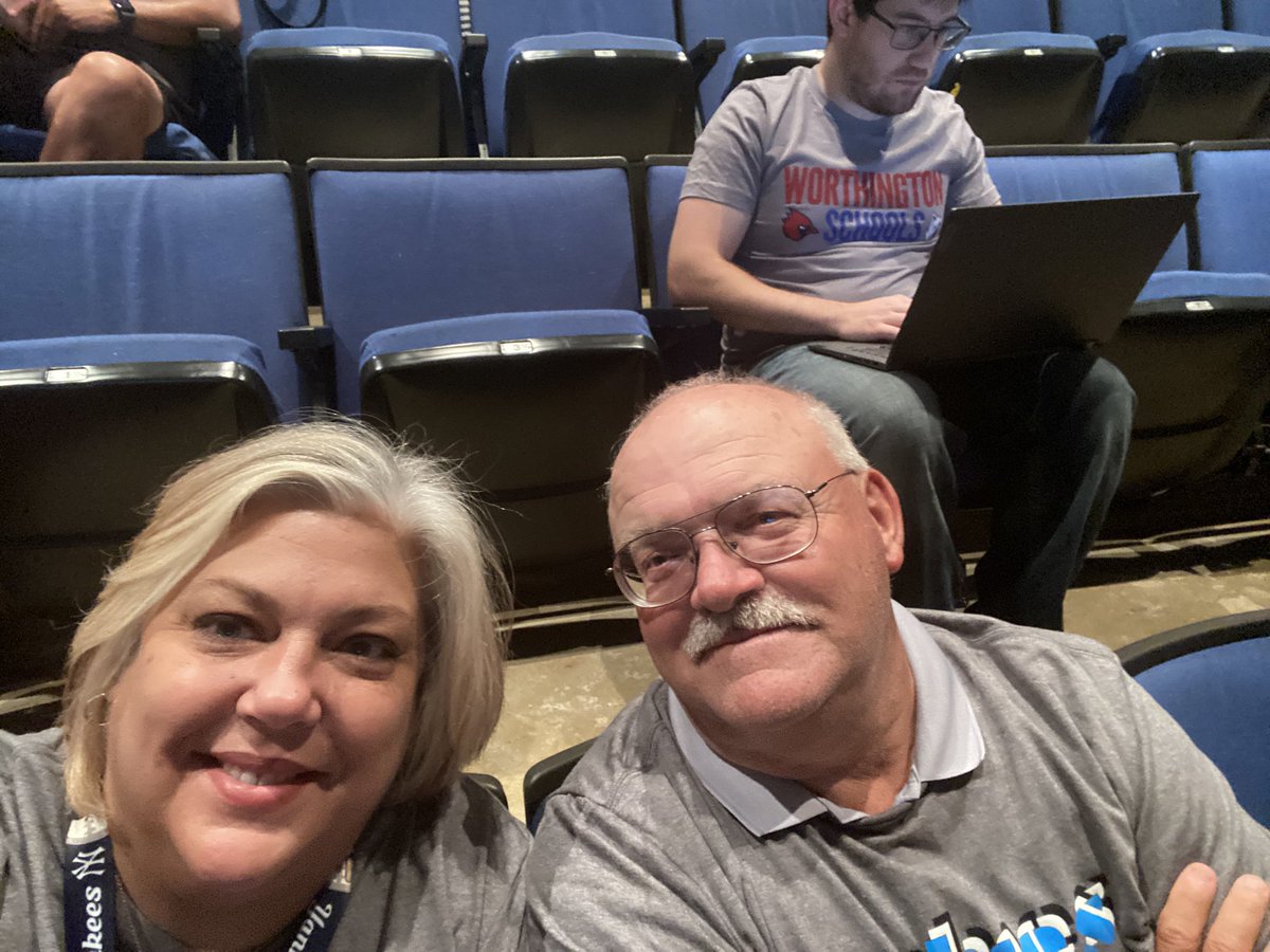 wkhsSMILE's tweet photo. Let’s go golfing!  #itswotthit #wkhswolves https://t.co/bBgRpFss2v