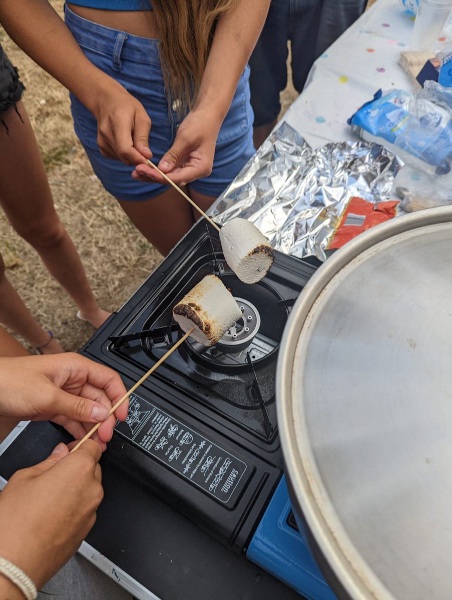 Last night: Mac n cheese and toasted marshmallows #Lordswood <a href="/Creatabot_tweet/">Creatabot</a> <a href="/Medway_Youth/">Medway Youth Service</a>