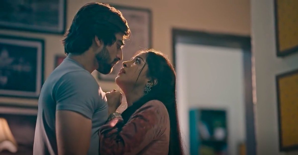 aashiddat's tweet photo. this sequence has my WHOLE heart, it is a masterpiece of emotional angst and love 🤌 #Aashiqana https://t.co/FG5l0IwvgN