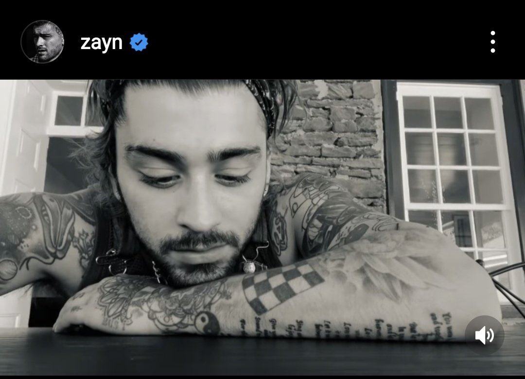 aelincore's tweet photo. Motivo do meu surto: Zayn Malik cantando músicas do oneD https://t.co/81jplFUAAV