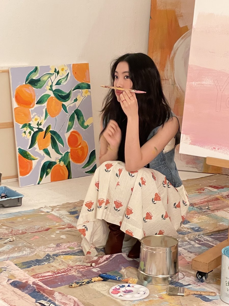 220816
FNS update (1/2)

"🎨💖"

#WekiMeki #위키미키 #LUCY #루시 #노효정