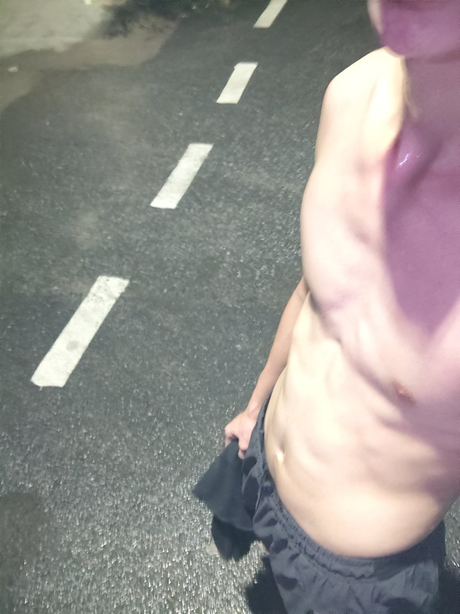 mm6_rm's tweet photo. 夜跑 https://t.co/PHWR6Falyv