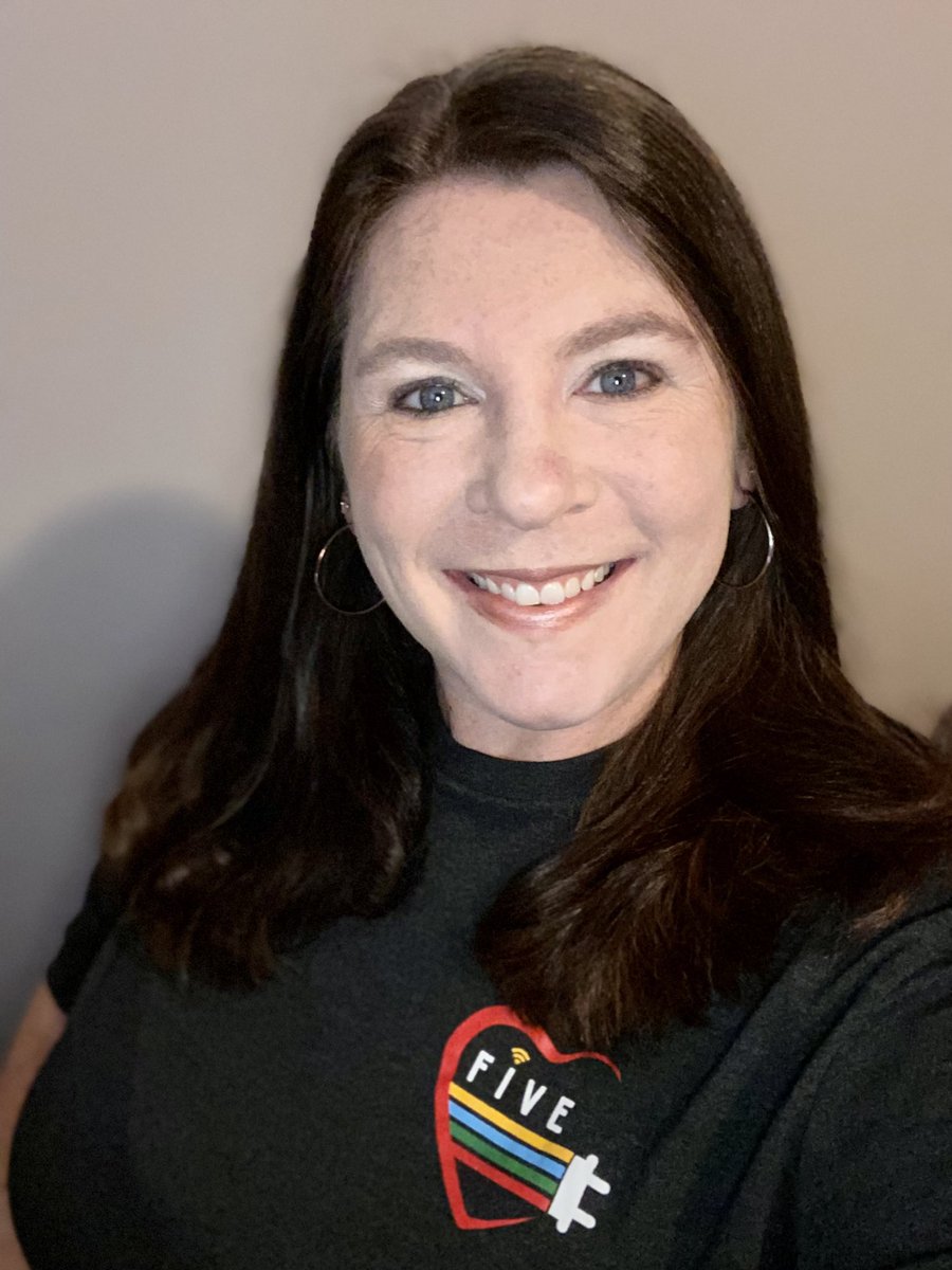 Year 17, let’s do this! Thrilled to be a part of <a href="/FIVEinLexRich5/">FIVEinLexRich5</a> for my #D5FirstDay and ready to meet my students online today!