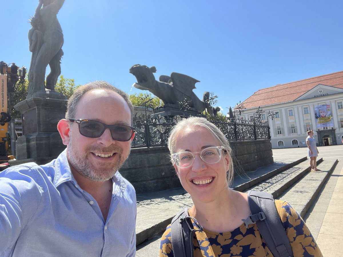Andrej_Zwitter's tweet photo. Starting collaboration between @ka_kinder @DARC_AAU and @Andrej_Zwitter @DataRC_CF @CampusFryslan in #DataScience and Society https://t.co/TnVRK5f3C7