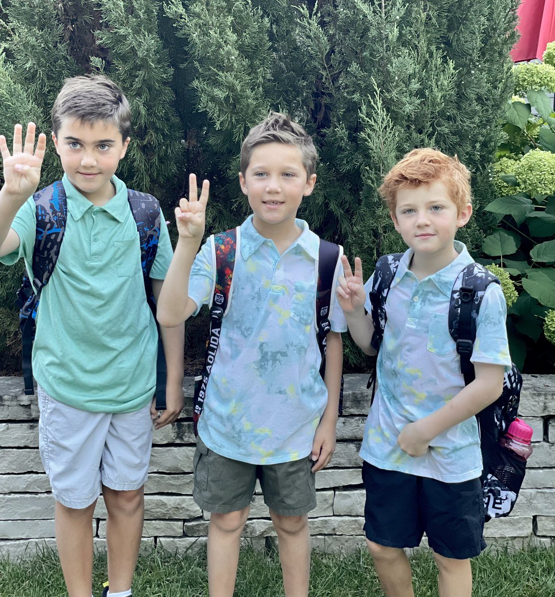 danceonhuff's tweet photo. Summer is officially over and 4th and 2th grade begins. https://t.co/rvKcJz6gVy