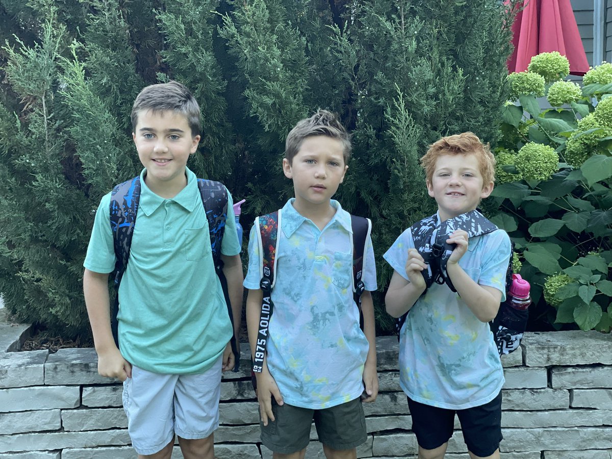 danceonhuff's tweet photo. Summer is officially over and 4th and 2th grade begins. https://t.co/rvKcJz6gVy