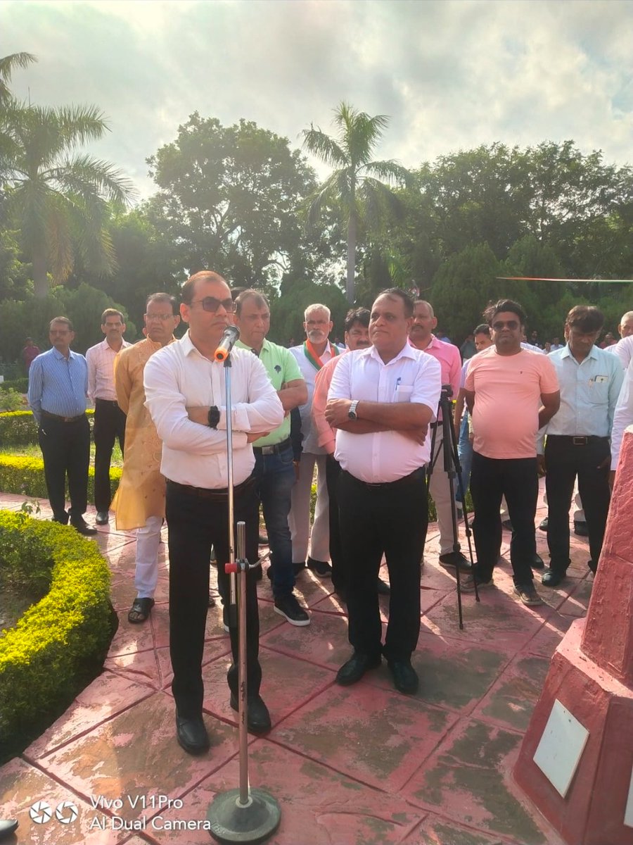 rsac_up's tweet photo. स्वतंत्रता दिवस के अवसर पर रिमोट सेंसिंग एप्लीकेशन्स सेंटर उत्तर प्रदेश में श्री आलोक कुमार, सचिव विज्ञान एवं प्रौद्योगिकी उत्तर प्रदेश शासन  एवं अध्यक्ष प्रबंधकारिणी समिति आर एस ए सी यूपी ने तिरंगा फहराया  एवं इस केंद्र के प्रांगण में वृक्षारोपण भी कियाl https://t.co/ex9IWwdrxP