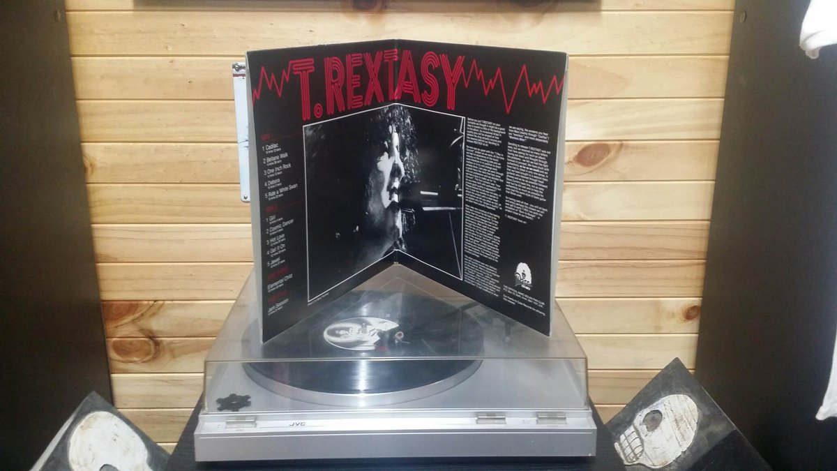 kamidrunkpoet's tweet photo. #bolanboogie #TRex cos everyday is bolan day https://t.co/AlXDxwZQZE