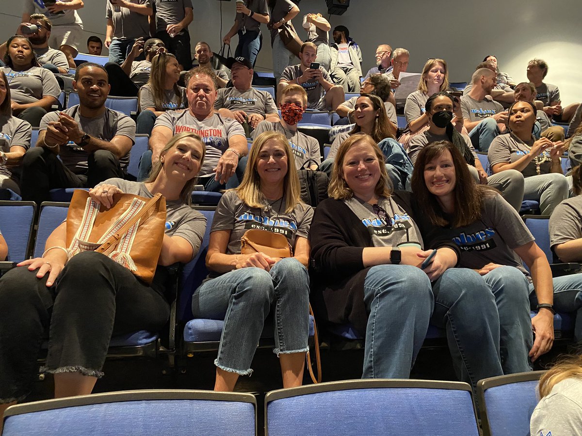 wkhsSMILE's tweet photo. Together again! #itsworthit #wkhswolves https://t.co/CU3JQjbplt