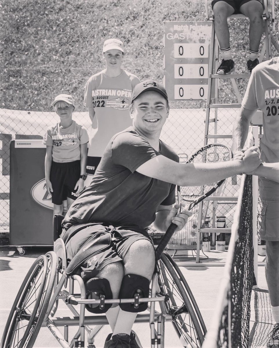_andrewpenney's tweet photo. Where oh where is my wheelchair? @_austrian @HeathrowAirport ✈️
Can’t #train. Can’t #compete #lifesucks #tripfromhell Tennis bag repatriation would be appreciated too 🤞🤞🤞🤞🙏 https://t.co/1HWvTvyta7