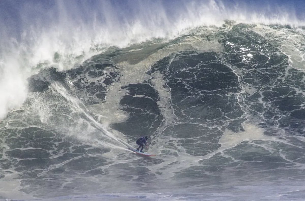 EduardoVergaraB's tweet photo. Poca cobertura en medios, pero ayer fue el campeonato internacional de olas grandes Lobos por Siempre en #Pichilemu. Ganó el chileno @surfnavarro y chilena Natalia Escobar (2da). ¡Felicitaciones! https://t.co/7t825fz3A3