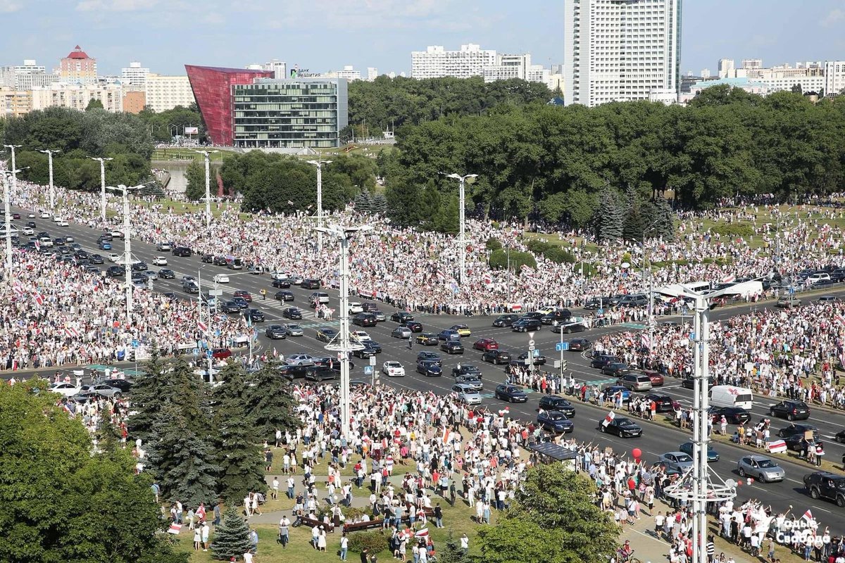 Tsihanouskaya's tweet photo. This is Belarus. This is our people. This is our new nation being born. “This is your last chance to fight your fear. We were all scared too. Join us and we will support you,” said my friend Masha 2 years ago. It was an incredible time - we forgot our fear &amp; claimed our freedom. https://t.co/EnZW0fo47V