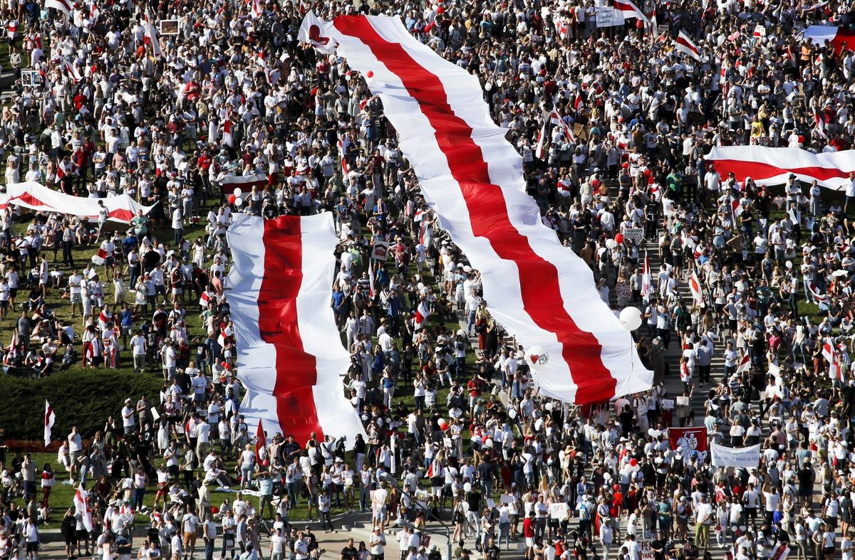 Tsihanouskaya's tweet photo. This is Belarus. This is our people. This is our new nation being born. “This is your last chance to fight your fear. We were all scared too. Join us and we will support you,” said my friend Masha 2 years ago. It was an incredible time - we forgot our fear &amp; claimed our freedom. https://t.co/EnZW0fo47V