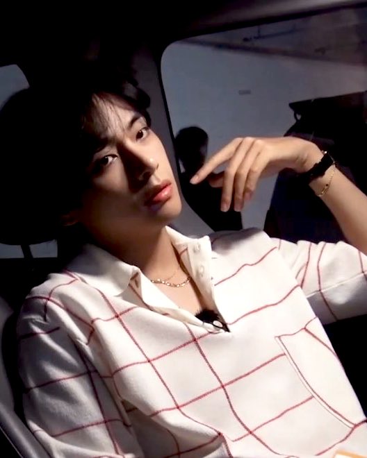 kthprettyhands's tweet photo. he’s so beautiful.. https://t.co/V8hcew4lmY