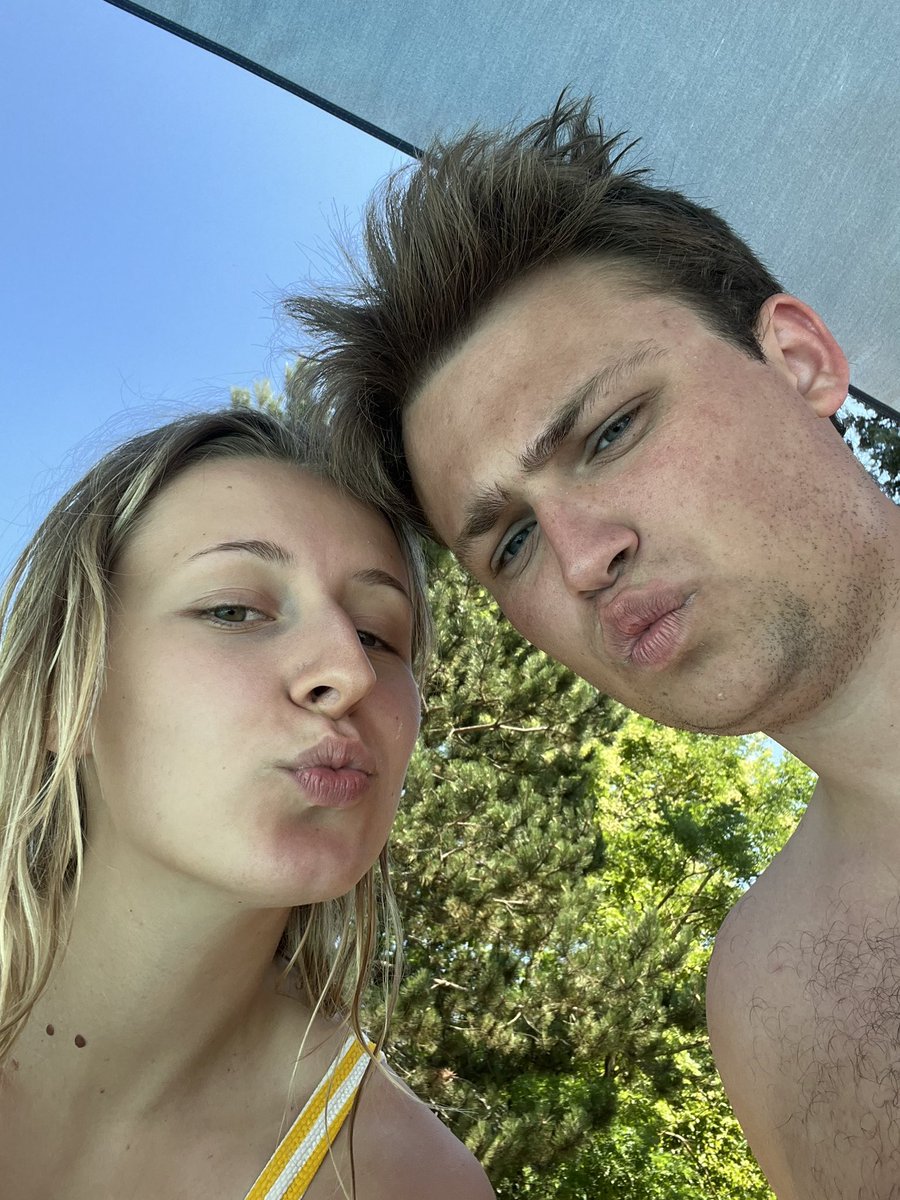 NamedA__'s tweet photo. Joyeux anniversaire à mon meilleur ami, mon confident, mon amour, mon amant, mon fiancé, mon cœur, mon tout 
Je t’aime mon amour 🖤 
@loghost23 https://t.co/sPy6yF7EY9