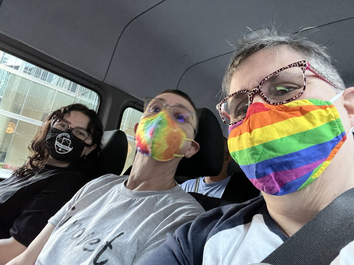 SciFiFanAlice's tweet photo. Rita and I met a Dutch #Earper yesterday and here we are headed to Niagara Falls today!
#WynonnaEarp #BringWynonnaHome
#Ehcon22 https://t.co/Ntg47eq9JL
