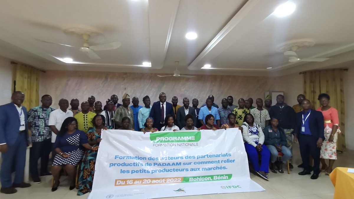 IFDCNWAF's tweet image. En collaboration avec la @FAO et #ProCar IFDC renforce les capacités des acteurs des partenariats productifs du #PADAAM. Un atelier de formation de 5 jours se tient dans ce cadre à Bohicon au Bénin. Thème: Comment relier les petits producteurs aux marchés.
@IFDCGlobal @sayi_lema