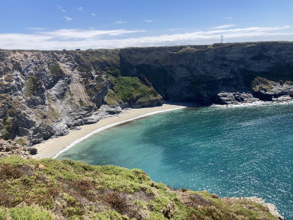 theSeahousePort's tweet photo. We really are blessed with some amazing coastline in #Portreath. #southwestcoastalpath 

Go and experience it 😍 last minute availability wc 26th August at The Seahouse due to owner cancellation @CornwallHide https://t.co/buXmtqhFxe