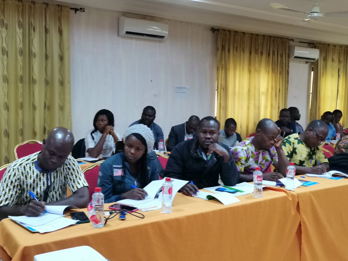 IFDCNWAF's tweet image. En collaboration avec la @FAO et #ProCar IFDC renforce les capacités des acteurs des partenariats productifs du #PADAAM. Un atelier de formation de 5 jours se tient dans ce cadre à Bohicon au Bénin. Thème: Comment relier les petits producteurs aux marchés.
@IFDCGlobal @sayi_lema