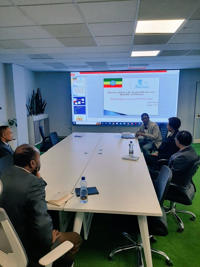 KmsKika's tweet photo. With the aim of engag'g relev't ministries of MS @igadcewarn IT &amp; Data Mgt Officer made a courtesy visit to the Min of Peace of #Ethiopia,receiv'd by H.E Mr Binalf Andualem Minister of Peace who was brief'd on CEWARN new devpts in its operat'n incl' #EarlyWar'g tools &amp; products. https://t.co/jgFFoMULif