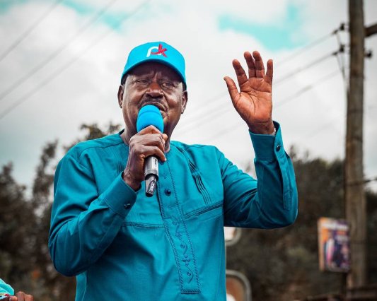 TheStarBreaking's tweet photo. AZIMIO'S Raila Odinga rejects results announced by IEBC that declared William Ruto President-elect https://t.co/pK2U7hTl35