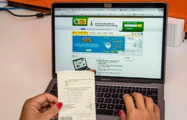 Metropoles's tweet photo. ➡️ #NotaLegal: próximo sorteio será em 23/12, com prêmio de R$ 500 mil
No total, o Governo do Distrito Federal (GDF) distribuirá R$ 3 milhões. Premiações variam de R$ 100 a R$ 500 mil
Leia: https://t.co/GRkCHAFgHl https://t.co/c9bpQoAQIc