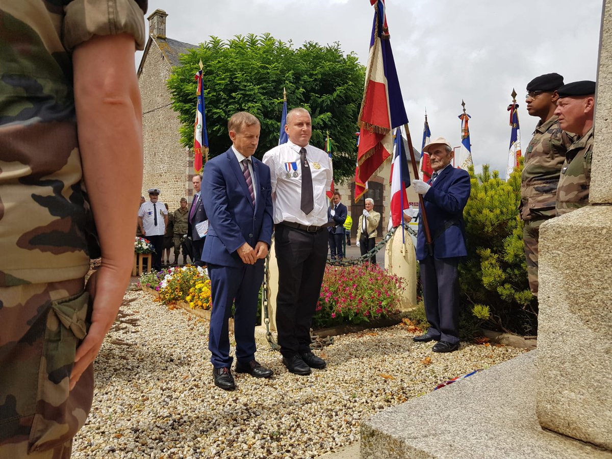 Joaquim_PUEYO's tweet photo. J’ai assisté au 78ème anniversaire de la Libération de la commune de  Gandelain.
Je remercie les associations "Vive la Résistance" et "Les amis de la route Leclerc" qui m’ont remis la médaille et le tableau d'honneur: des gestes aux symboles forts auxquels j’ai été très sensible. https://t.co/XqwUT9QWMz
