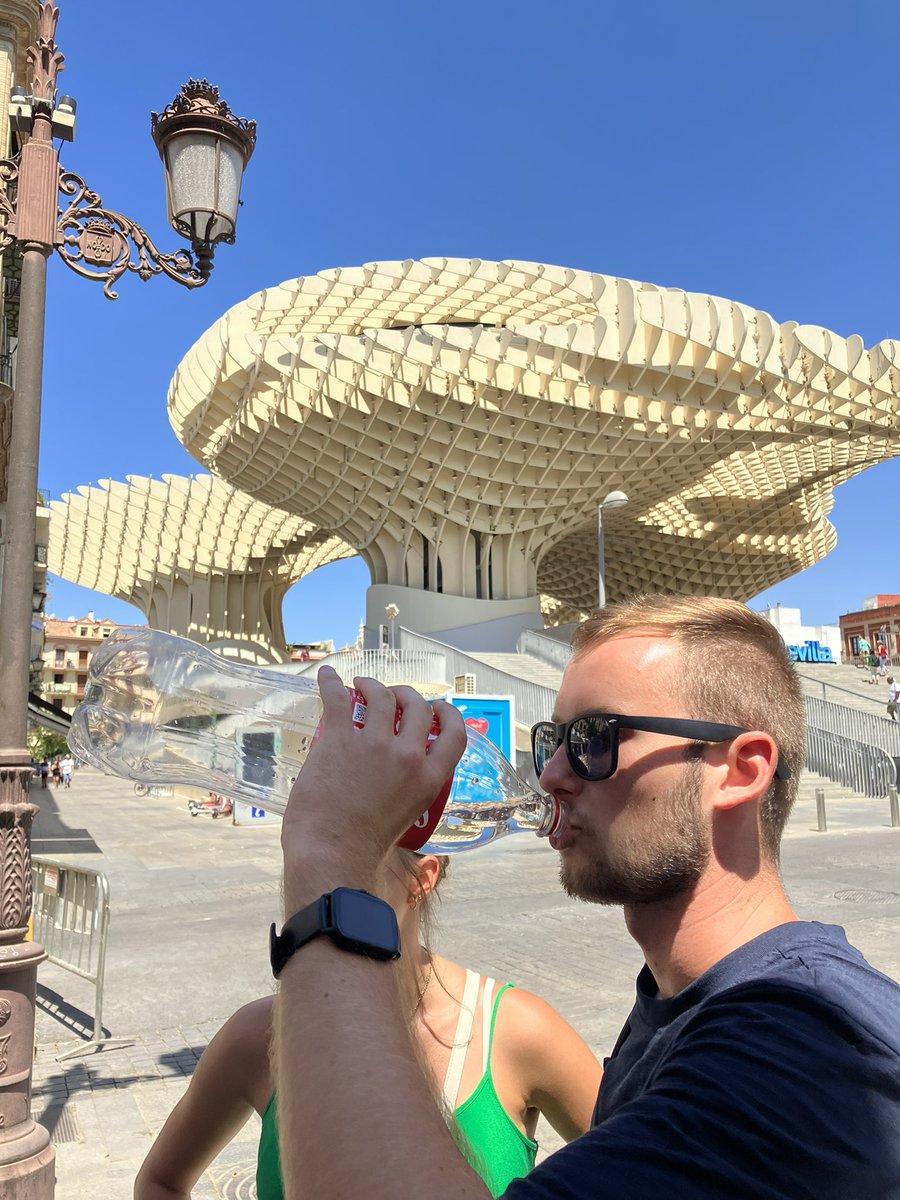 M_Mesaros10's tweet photo. Stay hydrated #spain #sevilla #holiday #GlobalWarming https://t.co/eoUPLODgK6