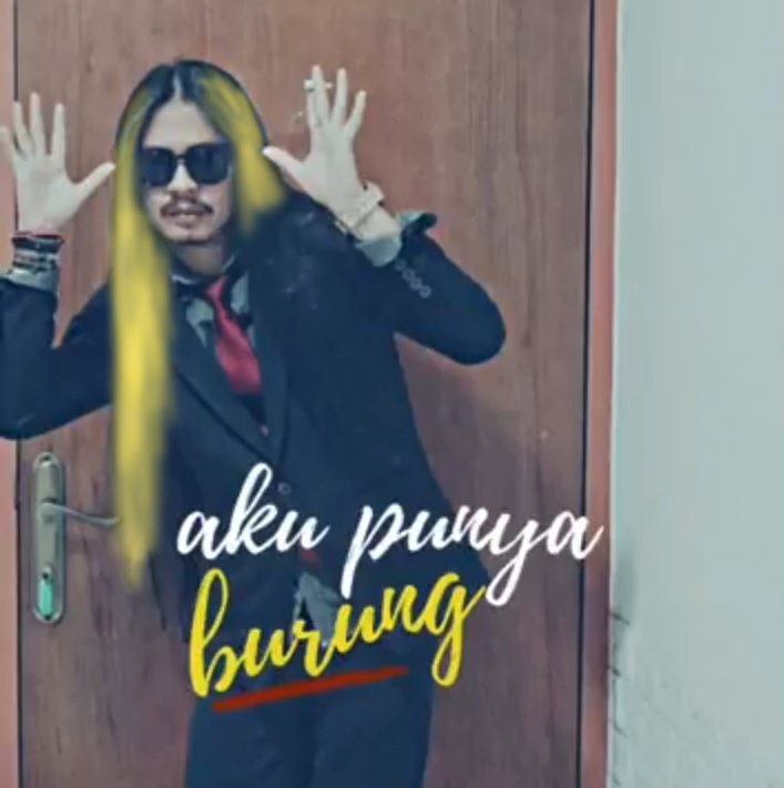 ͏
          Kenma Kozume mempersembahkan ; Aku Punya Burung. 🦜
͏